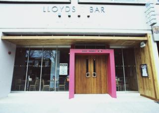 Lloyds No. 1 Bar